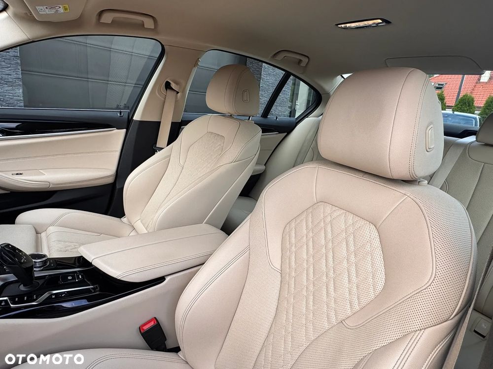BMW Seria 5 530e Luxury Line sport - 18