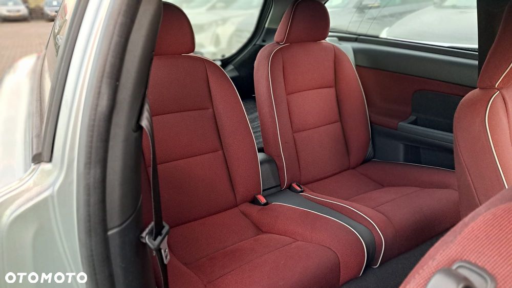 Volvo C30 1.6 R-Design - 11