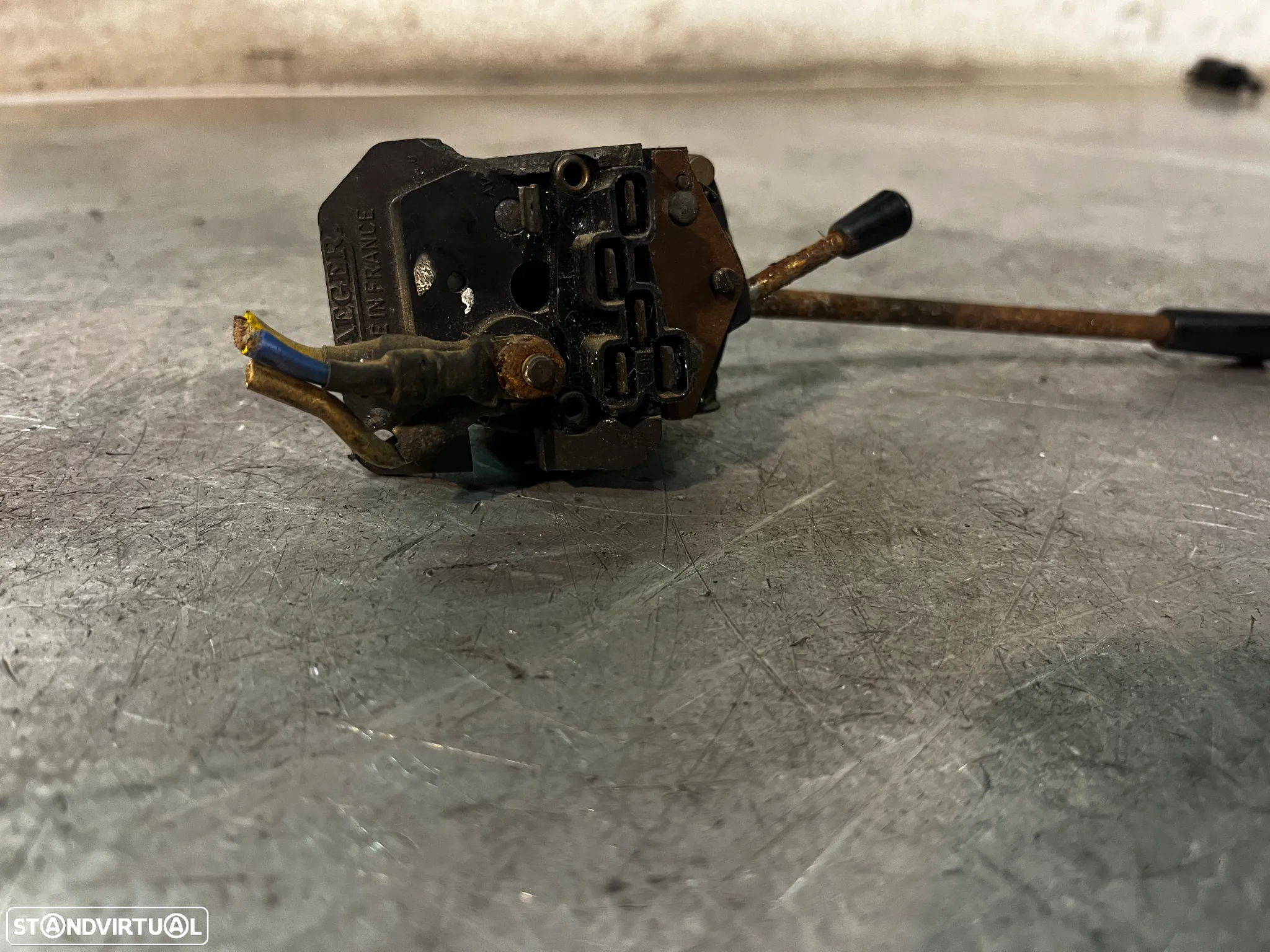 MANETE PISCAS / LIMPA VIDROS RENAULT 4L - 4
