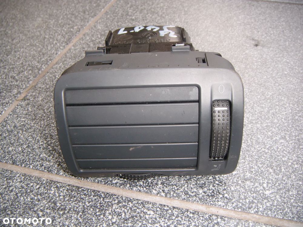 vw passat b5 lift  kratka wlotu powietrza lewa 3b0819703d - 1