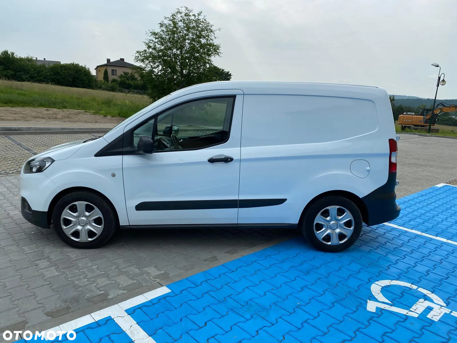 Ford Courier - 14