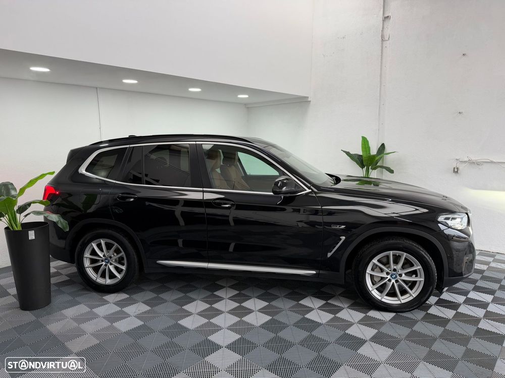 BMW X3 30 e xDrive Line Luxury - 2