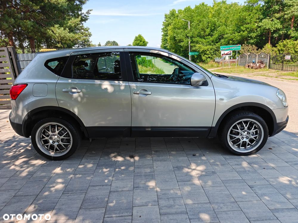 Nissan Qashqai 2.0 lounge - 6