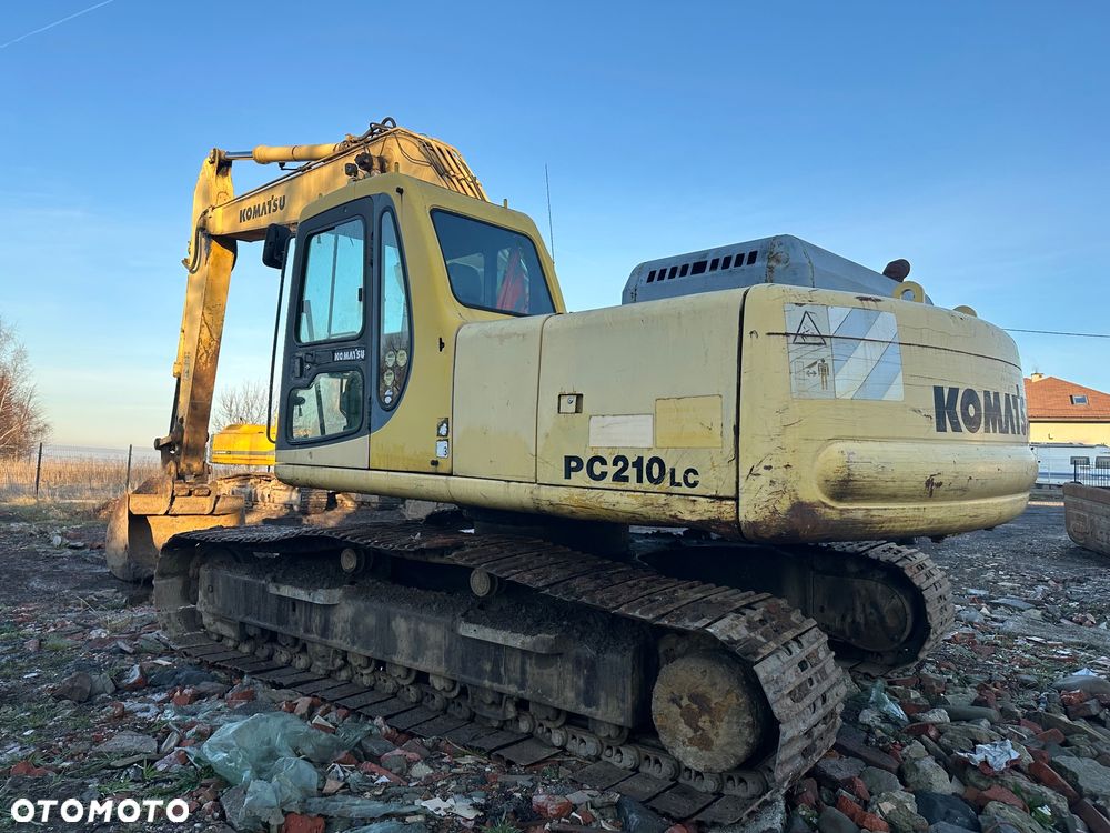 Komatsu PC 210 - 2