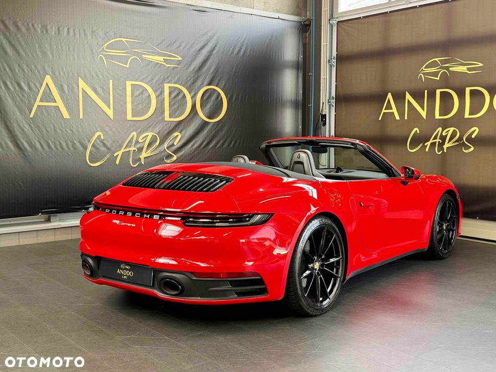 Porsche 911 Carrera - 12