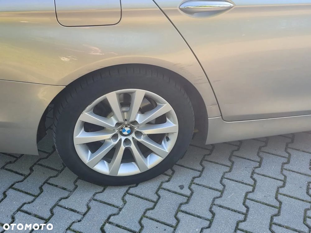 BMW Seria 5 520d Touring - 14