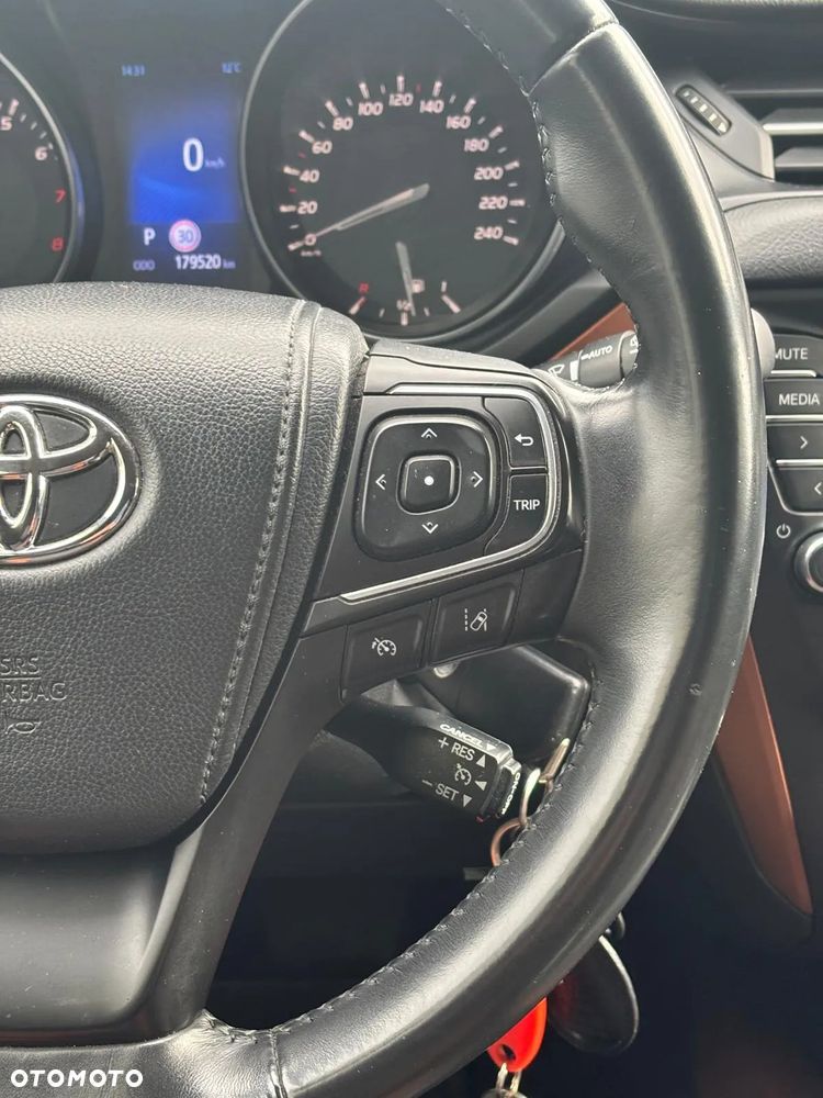 Toyota Avensis 1.8 Premium MS - 9