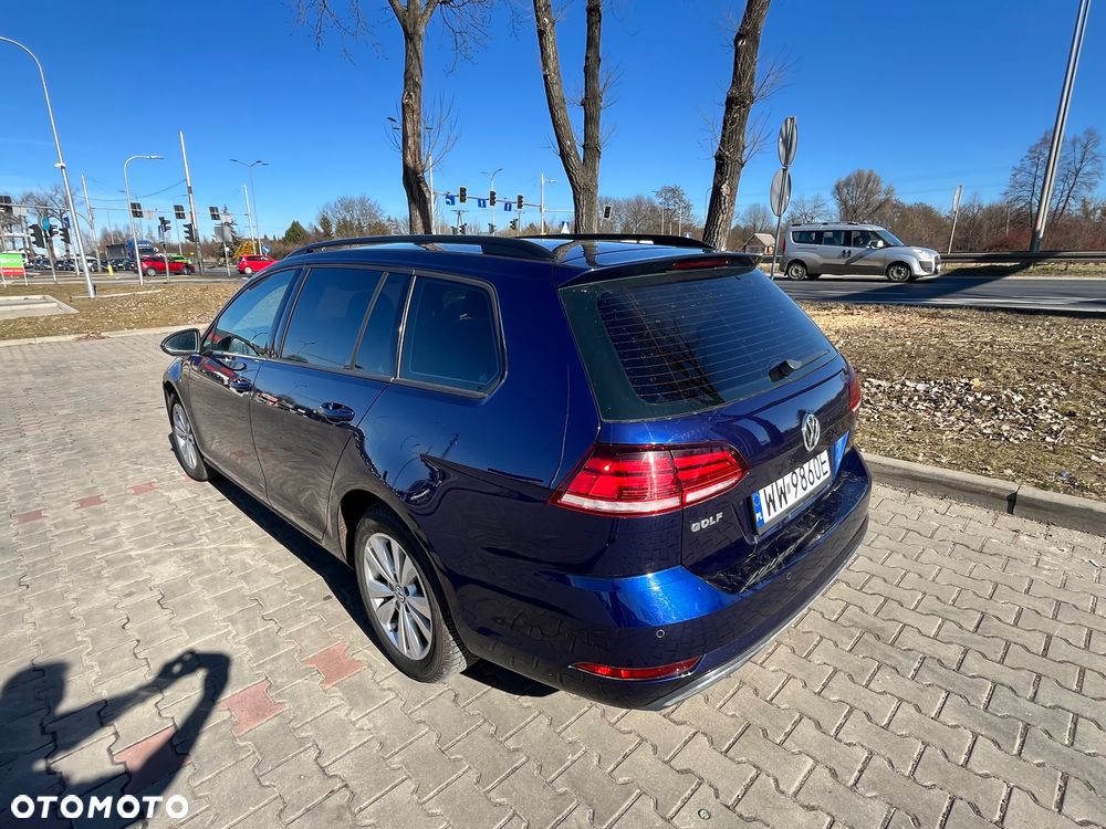 Volkswagen Golf - 6