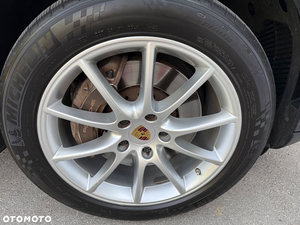 Porsche Cayenne Platinum Edition - 20