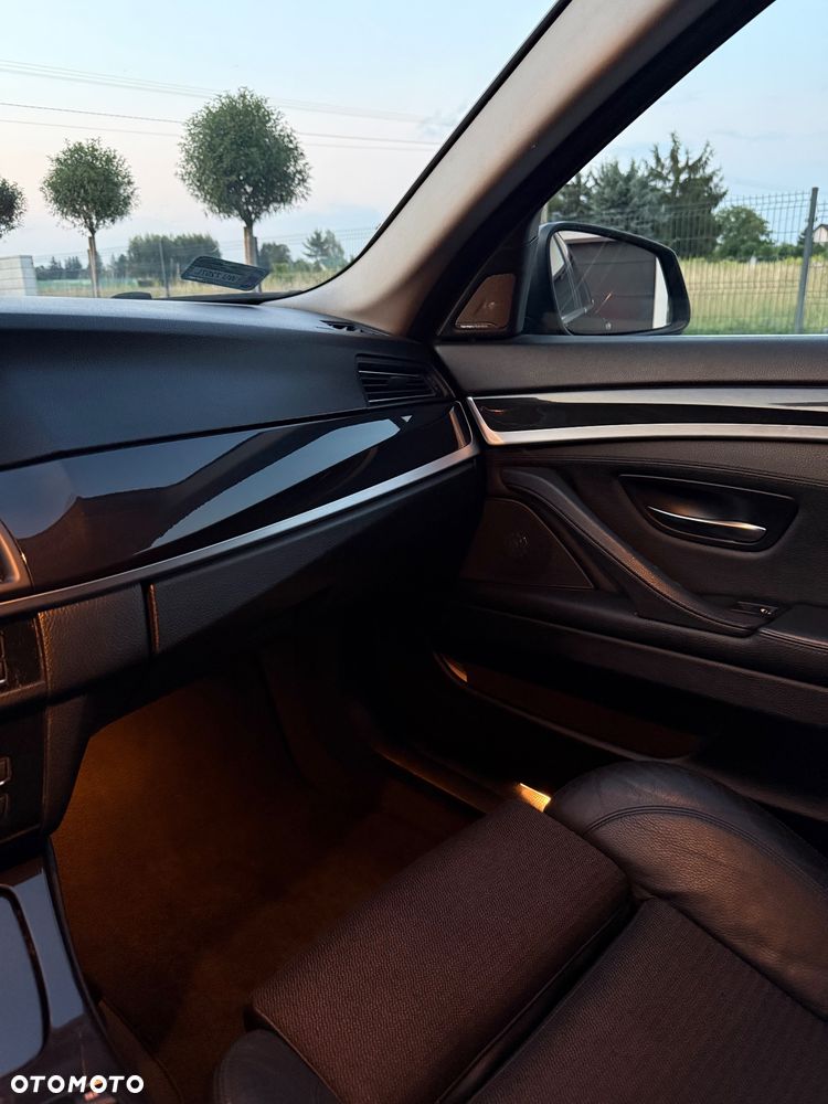 BMW Seria 5 520d - 13