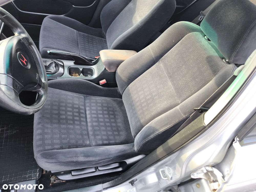 Honda Accord 1.8i ES - 17