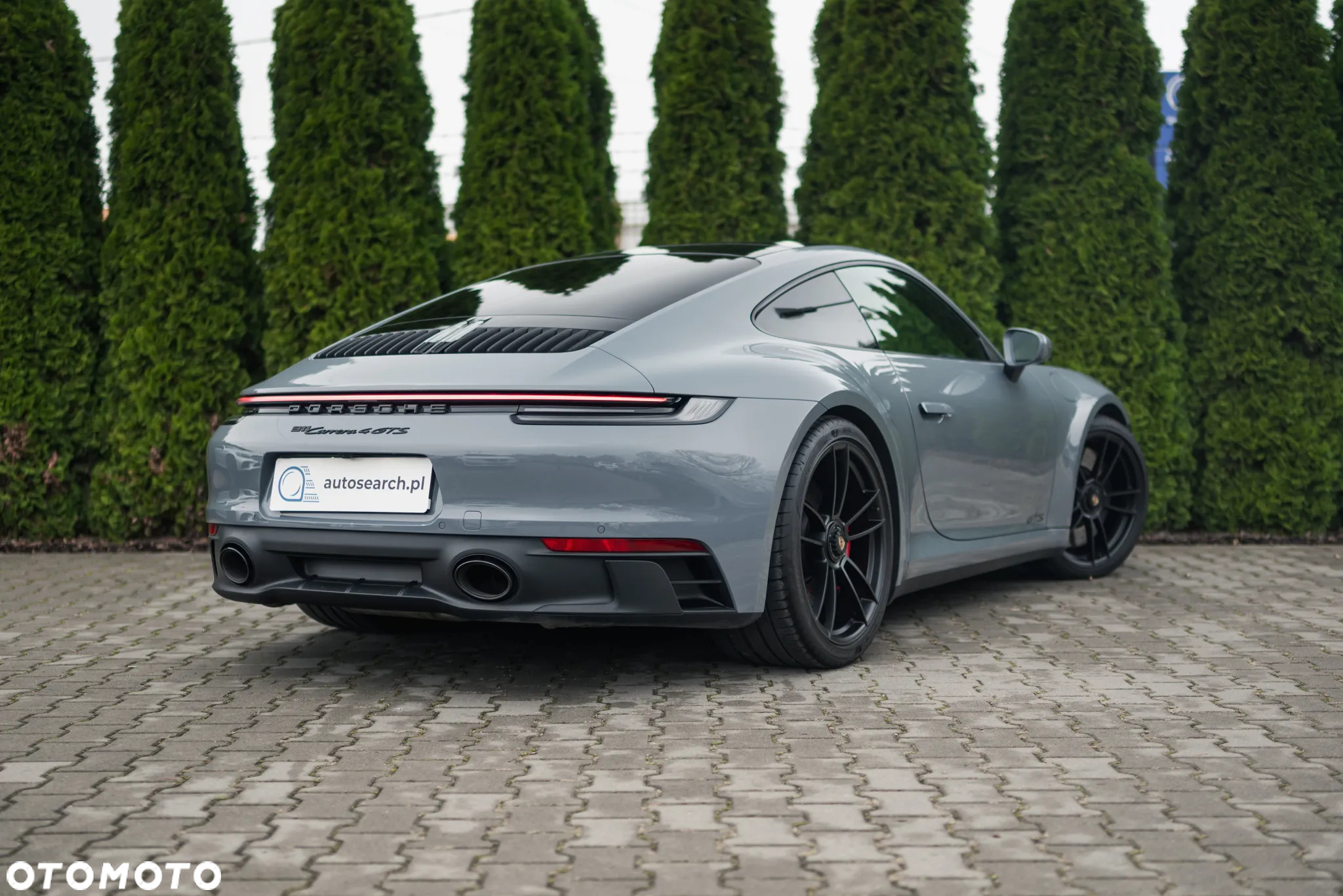 Porsche 911 Carrera 4 GTS - 4