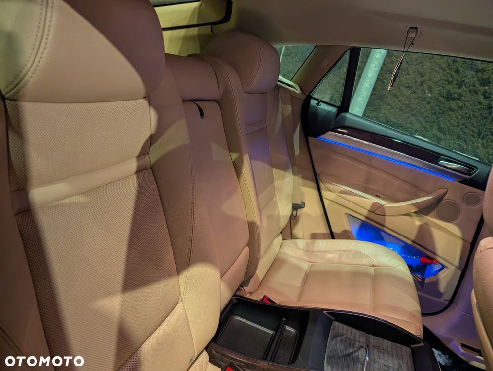 BMW X6 - 14