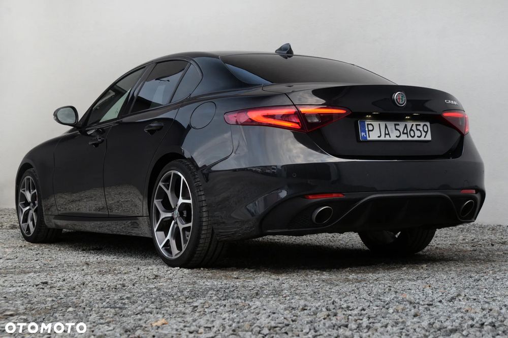 Alfa Romeo Giulia - 14