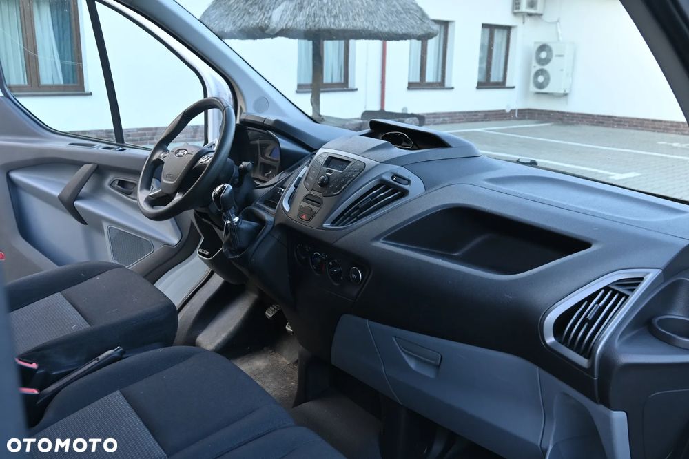 Ford TRANSIT CUSTOM - 23