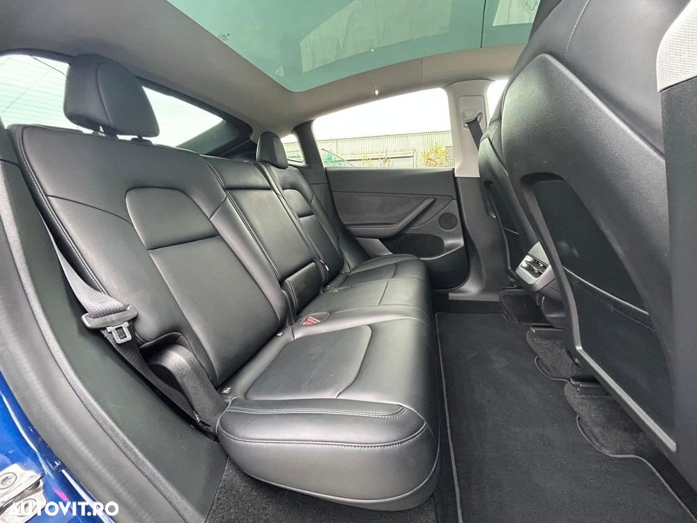 Tesla Model Y Long Range Dual Motor AWD - 17