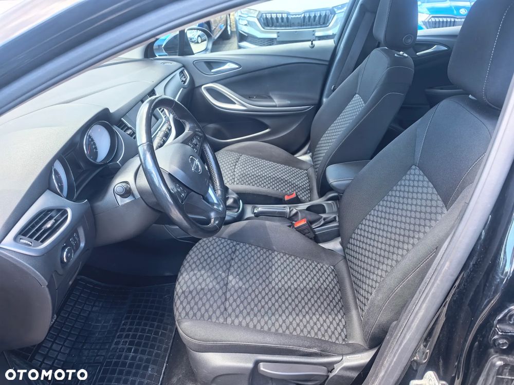 Opel Astra 1.2 T Business Edition S&S - 11