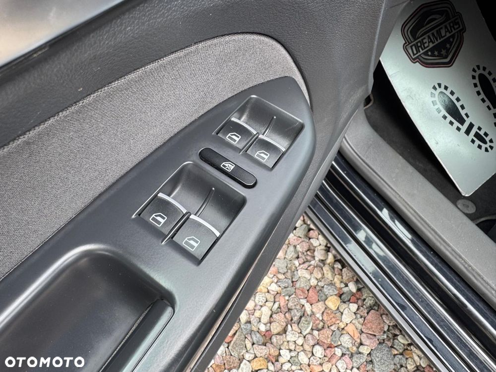 Volkswagen Touran - 29
