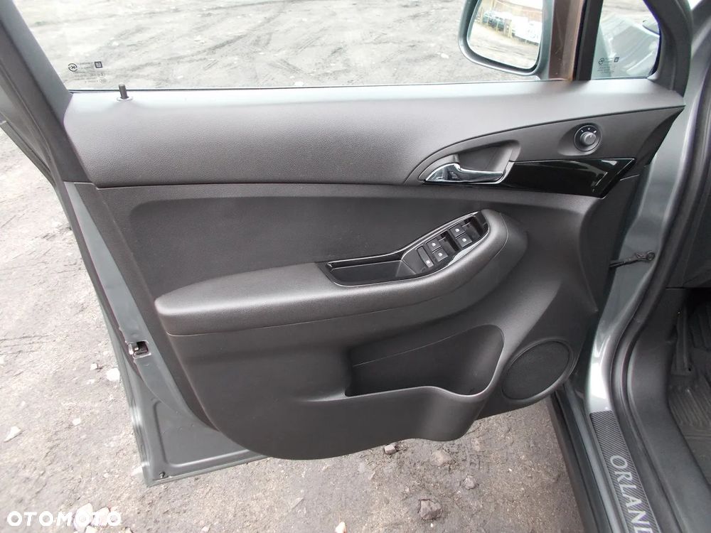 Chevrolet Orlando 2.0 D LTZ - 24