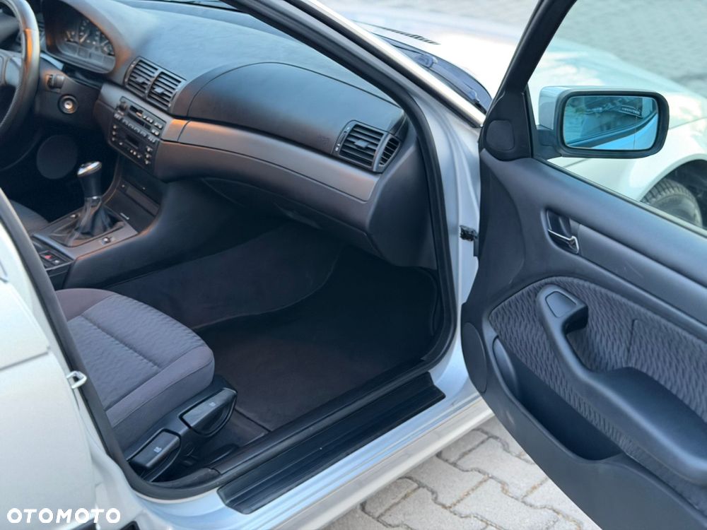 BMW Seria 3 318i - 13