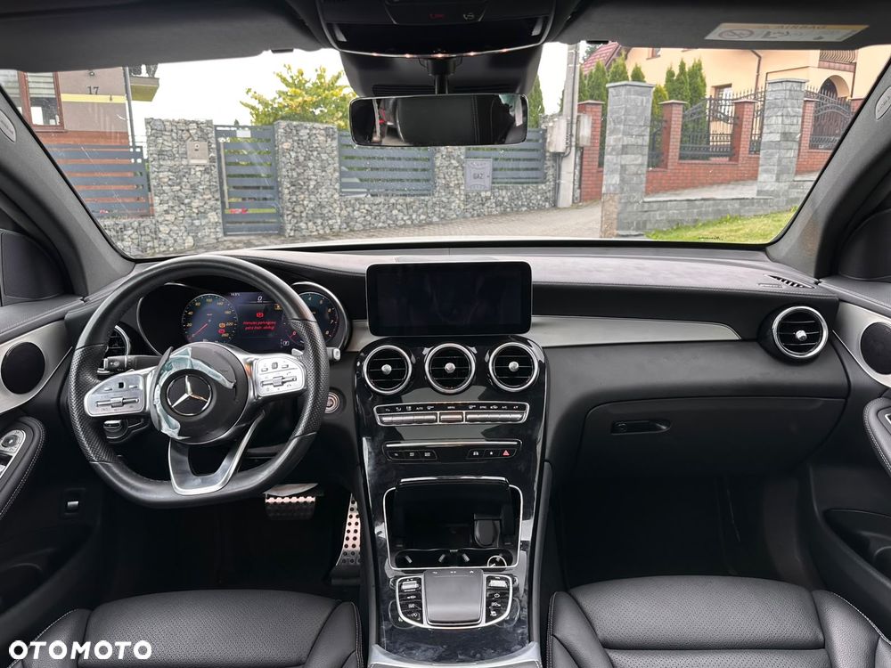 Mercedes-Benz GLC 300 4Matic 9G-TRONIC AMG Line Plus - 14