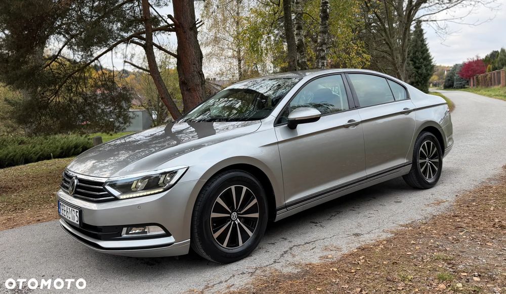 Volkswagen Passat 1.6 TDI BMT Comfortline - 1