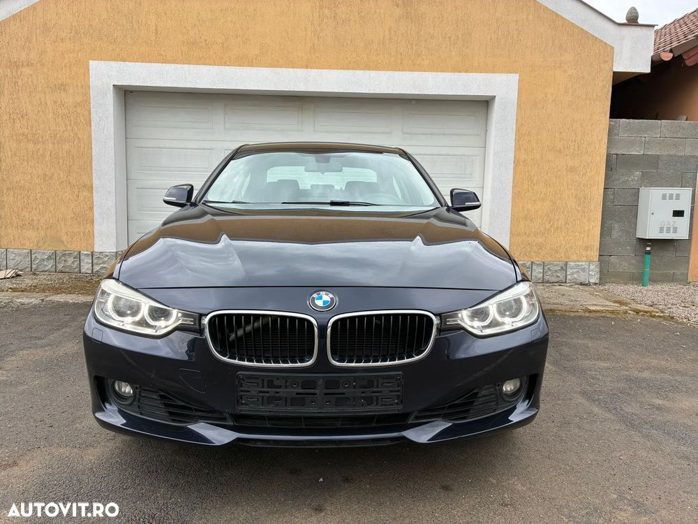 BMW Seria 3 320i Aut. - 2