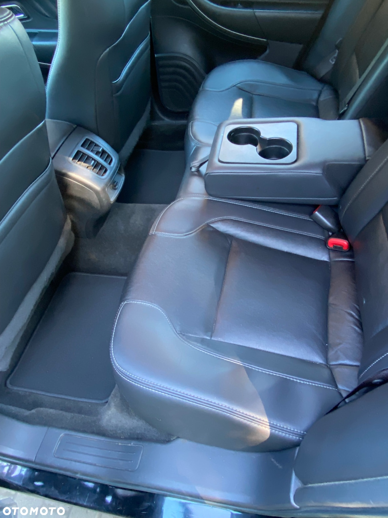 Ford Taurus - 8