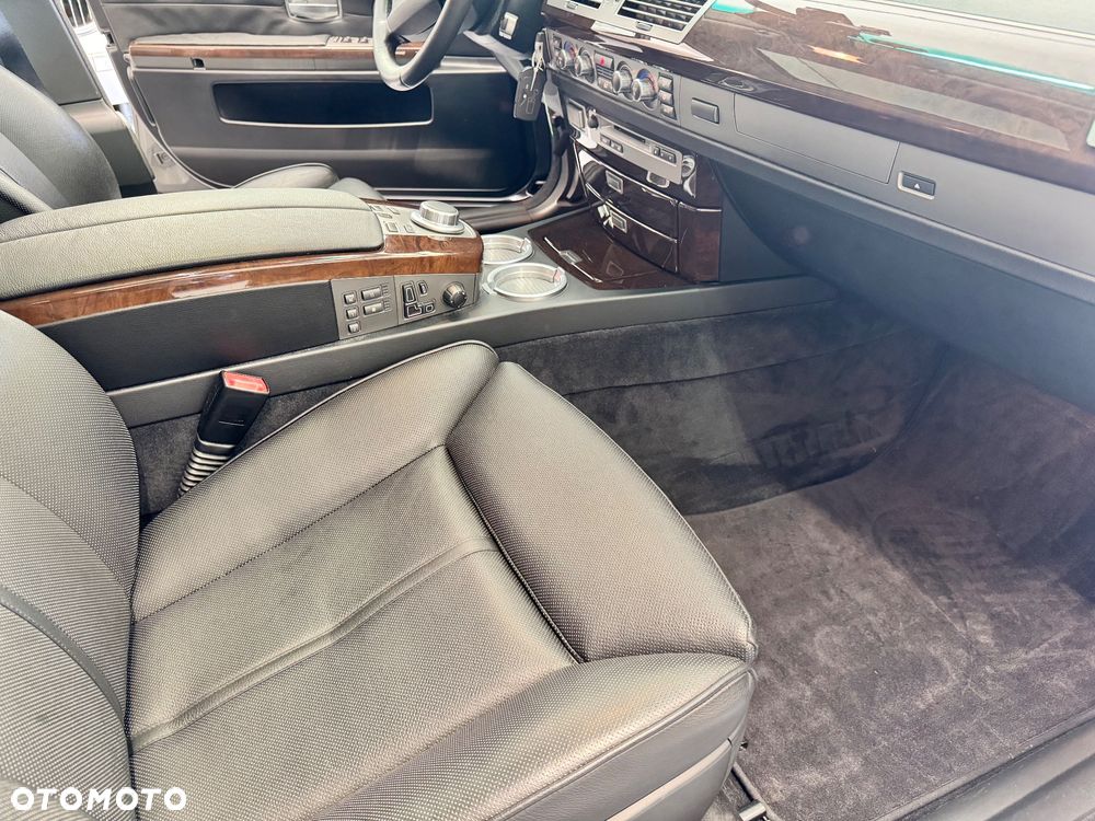 BMW Seria 7 750Li - 17