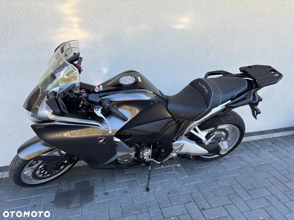Honda VFR - 4
