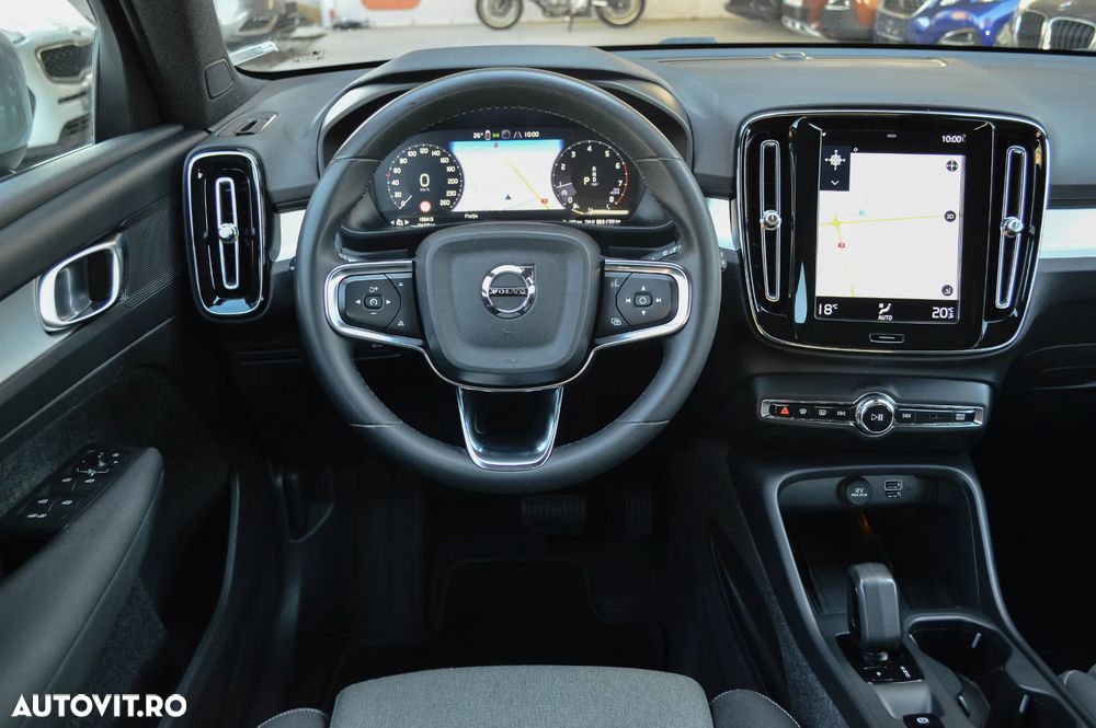 Volvo XC 40 T2 AT8 Momentum - 33