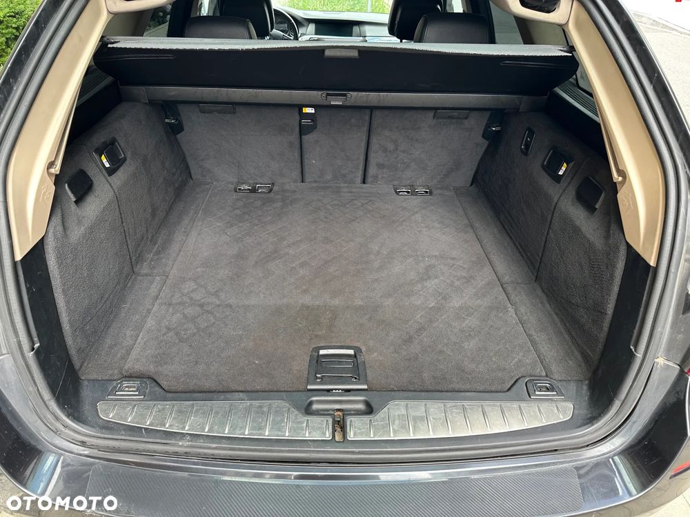BMW Seria 5 520d - 28