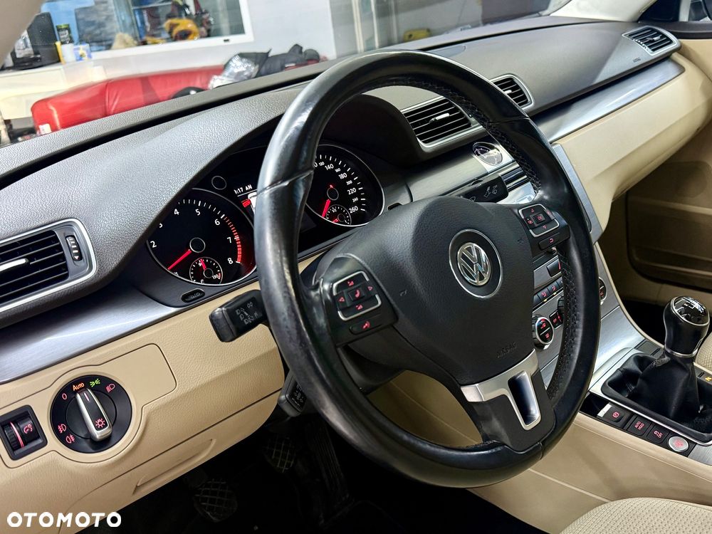 Volkswagen Passat 1.4 TSI R-Line Edition Plus - 16