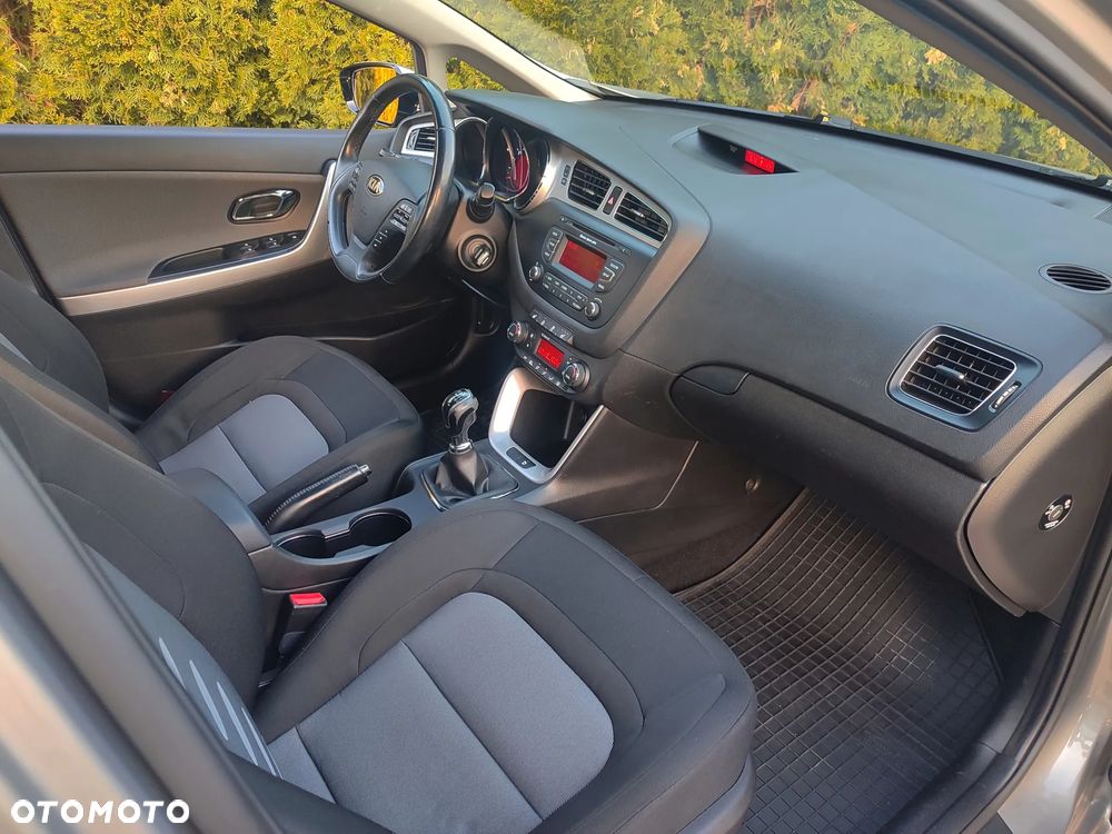 Kia Ceed 1.4 CVVT Attract - 28