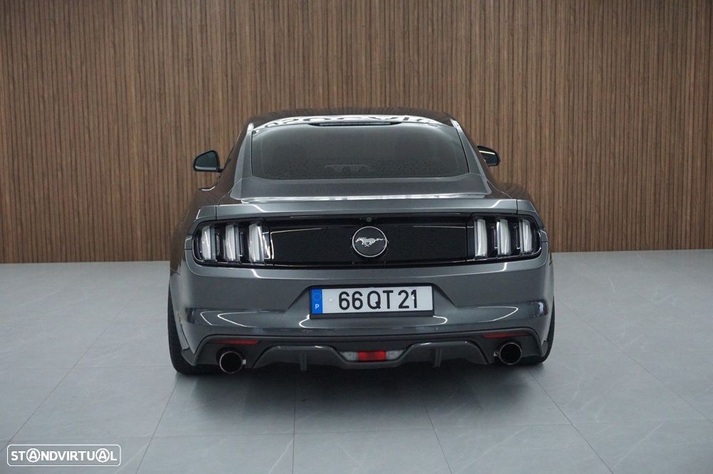 Ford Mustang 2.3i EcoBoost - 32