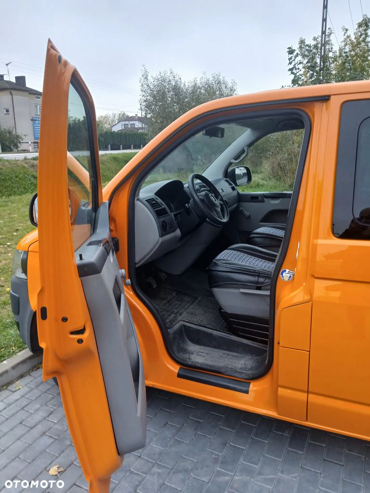 Volkswagen Caravelle - 4