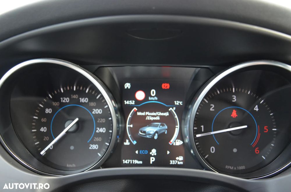 Jaguar F-Pace 20d AWD Aut. R-Sport - 32