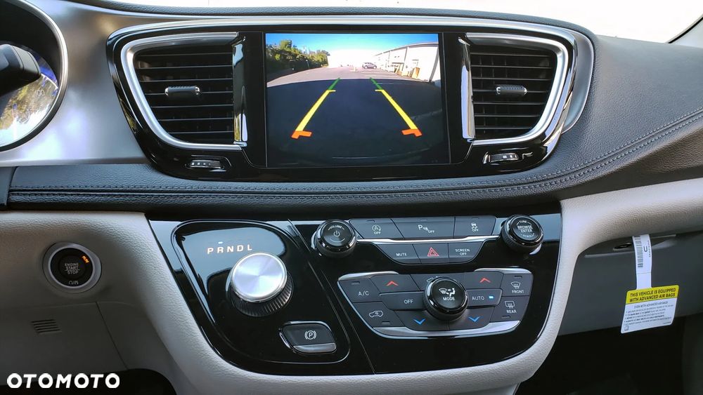 Chrysler Pacifica - 16