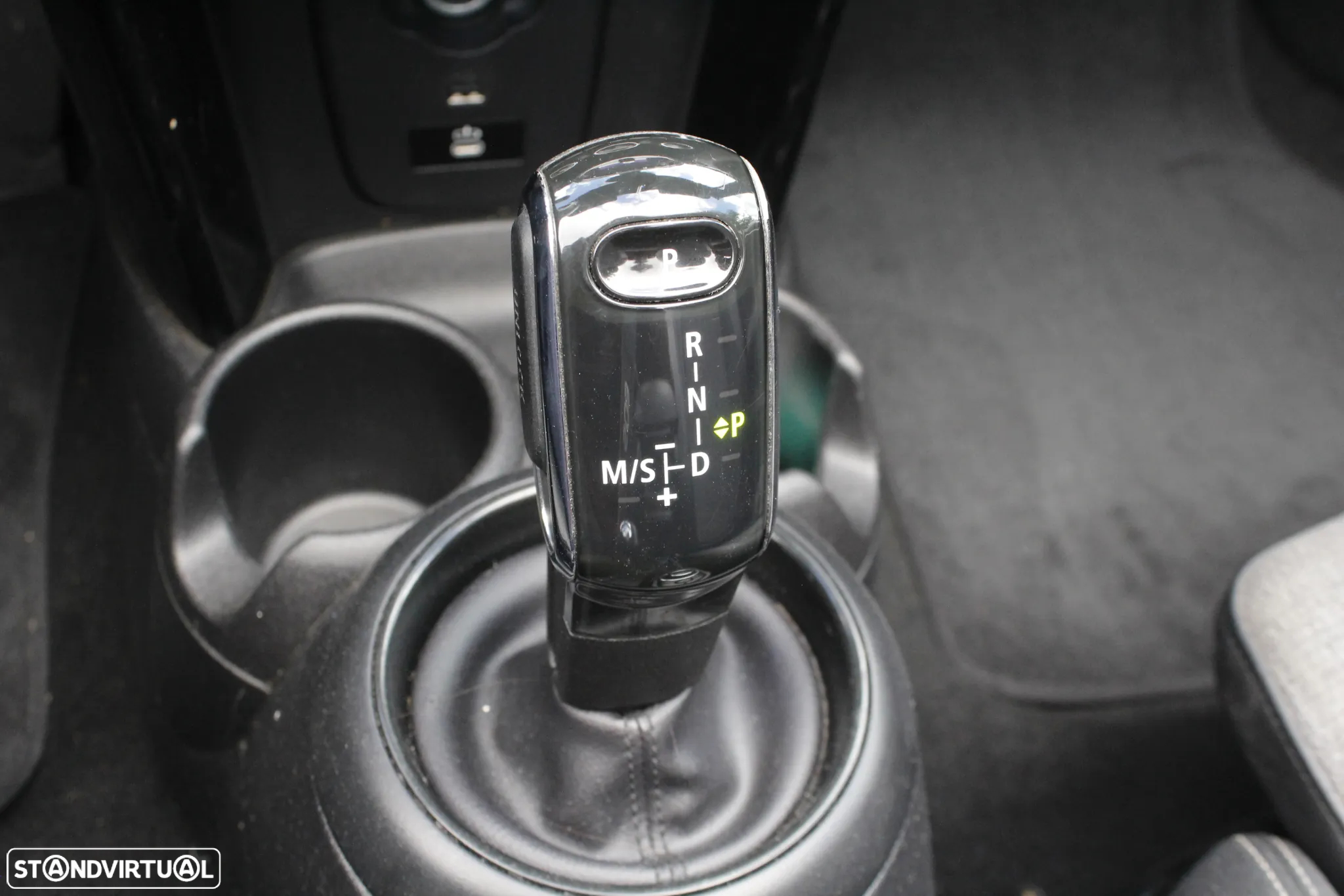 MINI Cabrio Cooper Auto. Essential - 43