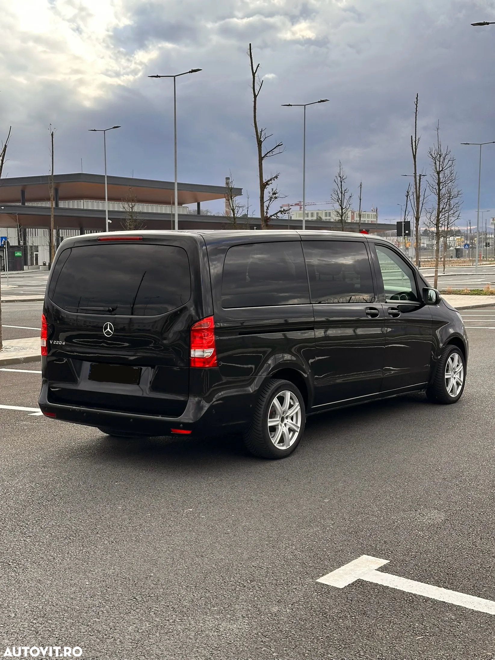 Mercedes-Benz V 220 d extralang 7G-TRONIC SCORE - 9