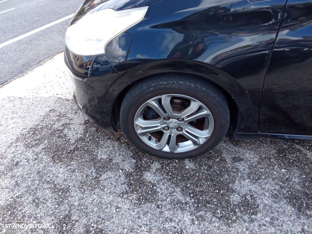 Peugeot 208 1.4 HDi Active - 8