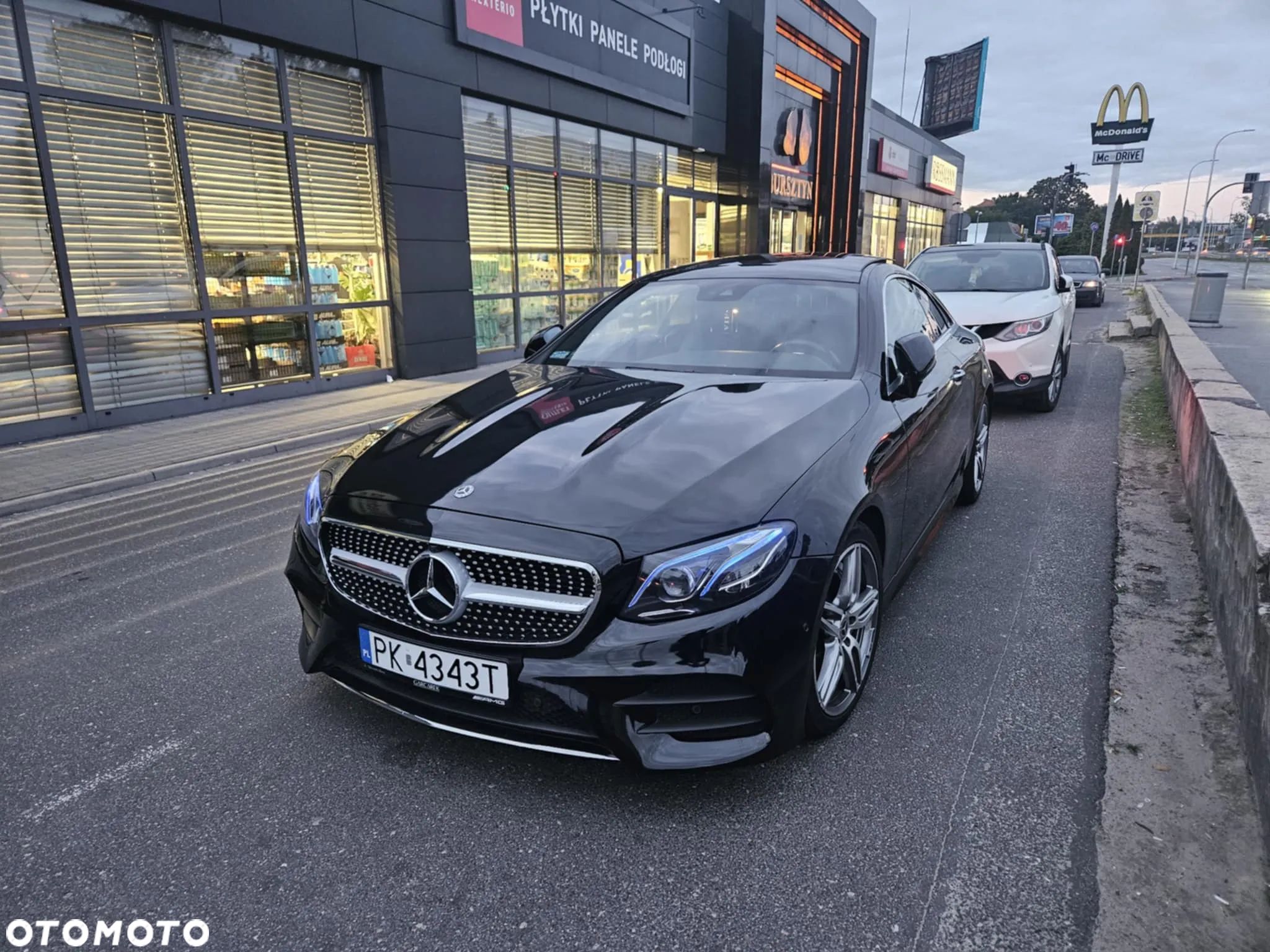 Mercedes-Benz Klasa E 300 Coupe 9G-TRONIC - 1