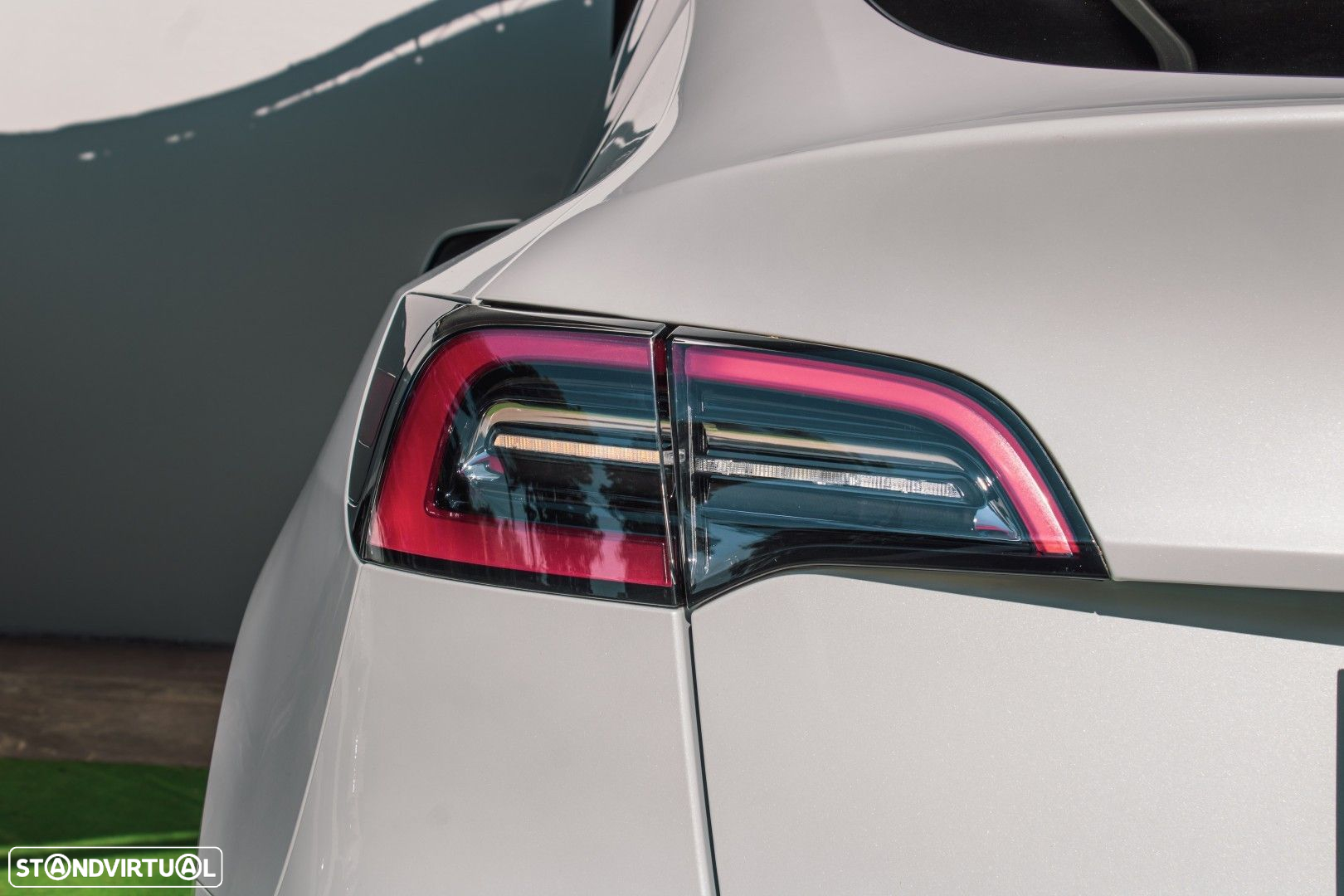 Tesla Model Y Long Range Dual Motor AWD - 14