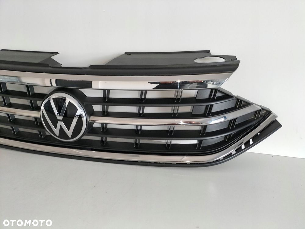 atrapa kratka grill vw polo vi lift 20- sedan - 3