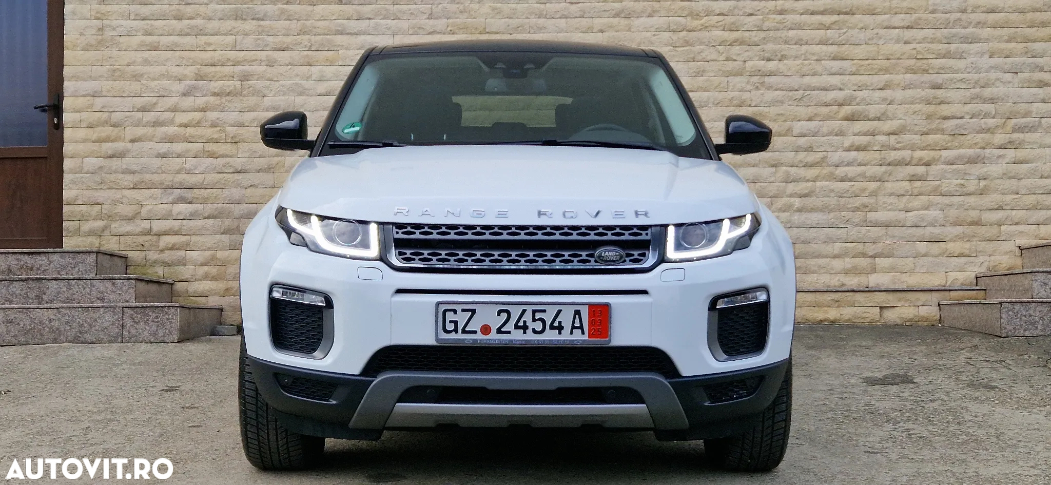 Land Rover Range Rover Evoque 2.0 D150 R-Dynamic HSE - 2