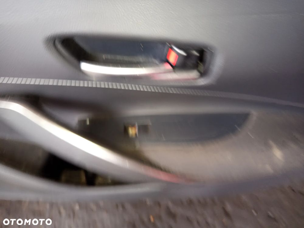 DRZWI PRAWE PRZEDNIE TOYOTA COROLLA E21 19- KOD LAKIERU-3US - 4