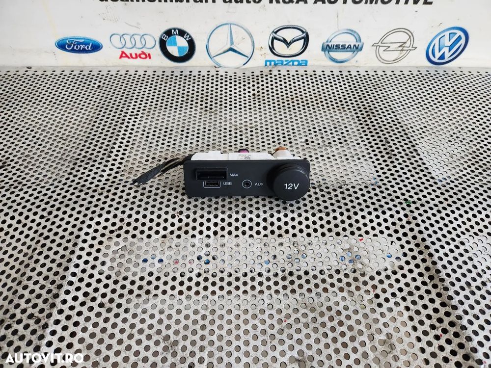 Modul Auxiliar USB Bricheta Land Rover Range Rover Evoque Discovery Sport Jaguar E/F Pace Dezmembrez Range Rover Evoque Facelift An 2015-2016-2017-2018-2019 2.0 D Automat 4x4 Volan Stanga - Dezmembrari Arad - 4