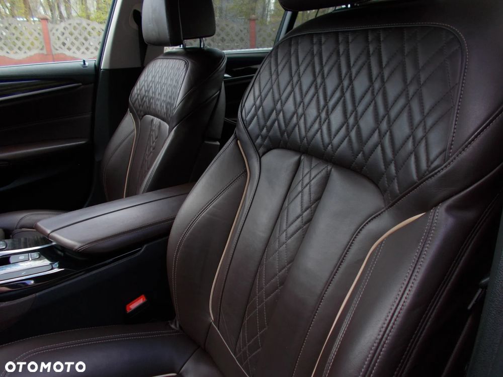 BMW Seria 5 530i GPF xDrive Luxury Line sport - 20