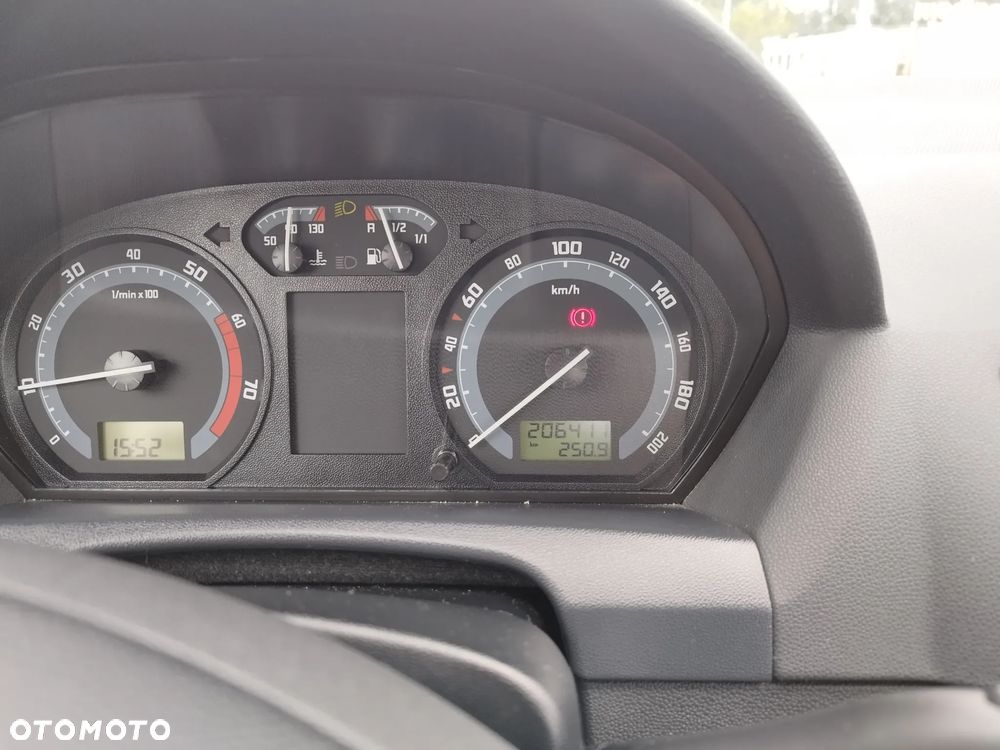 Skoda Fabia - 8