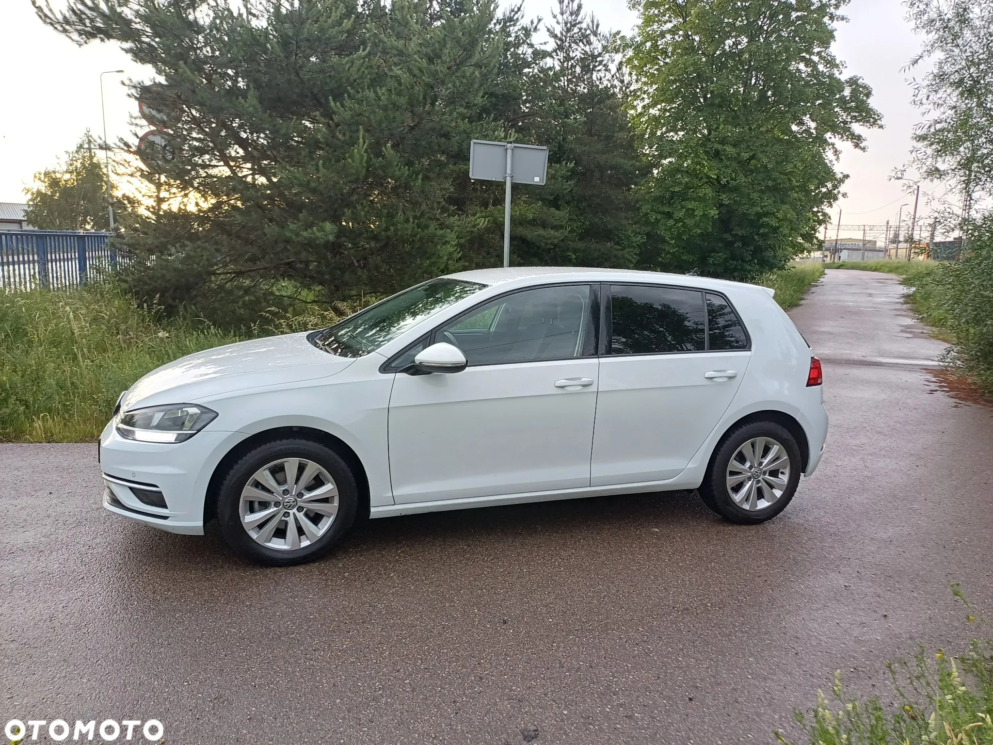 Volkswagen Golf VII 1.6 TDI BMT Comfortline - 4